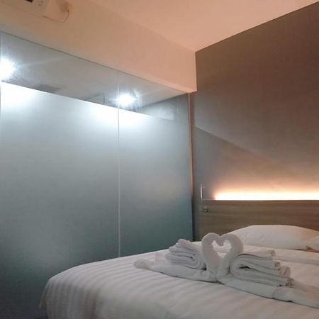 Hotel Marina Airport Semarang Luaran gambar