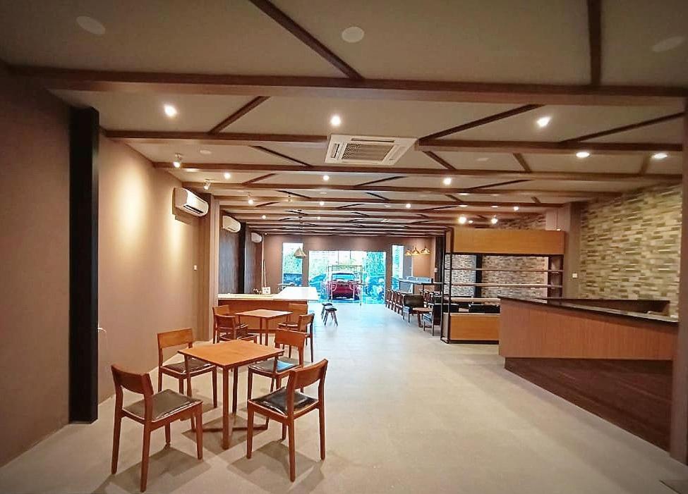Hotel Marina Airport Semarang Luaran gambar